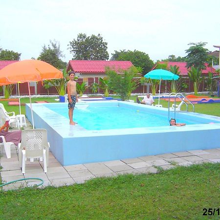 Mini-Golf **** & Resort Ubon Ratchathani Eksteriør billede